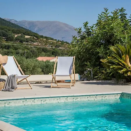 Willa Agapi Mou Karavomylos