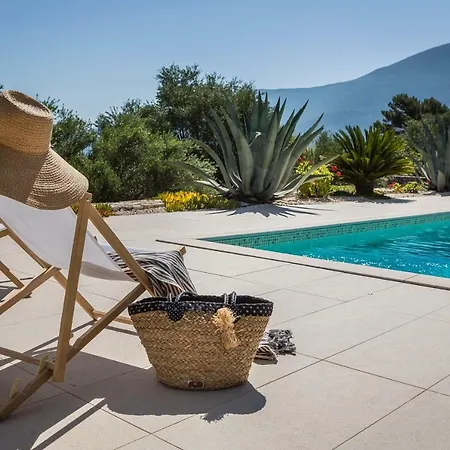 Willa Agapi Mou Karavomylos