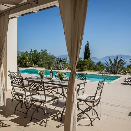 Agapi Mou Willa Karavomylos